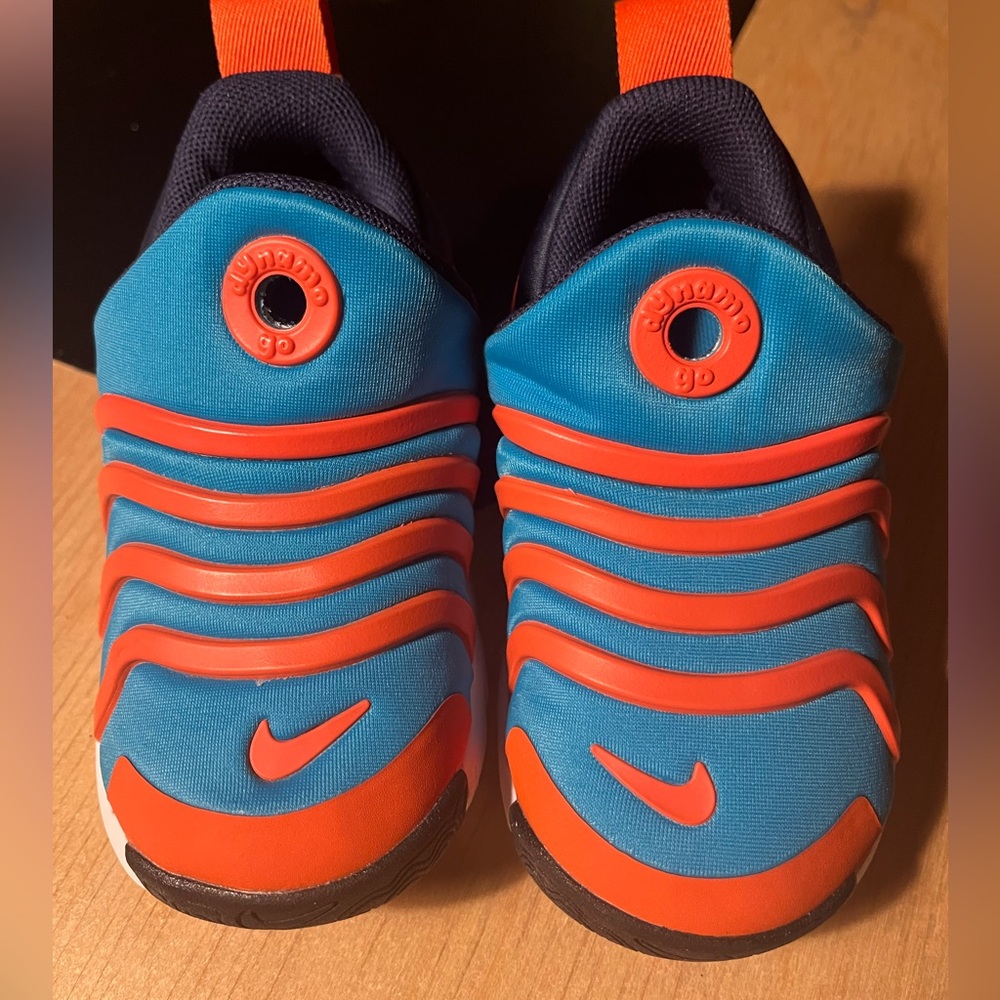 Toddler/kids Nike Dynamo Go size 6C